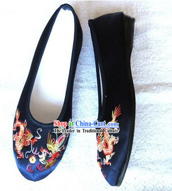 Chinese Traditional Handmade Embroidered Satin Dragon Shoes