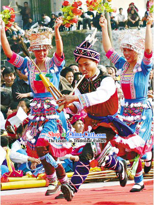 Miao Minority Classic Dance Costume and Hat for Men and Women