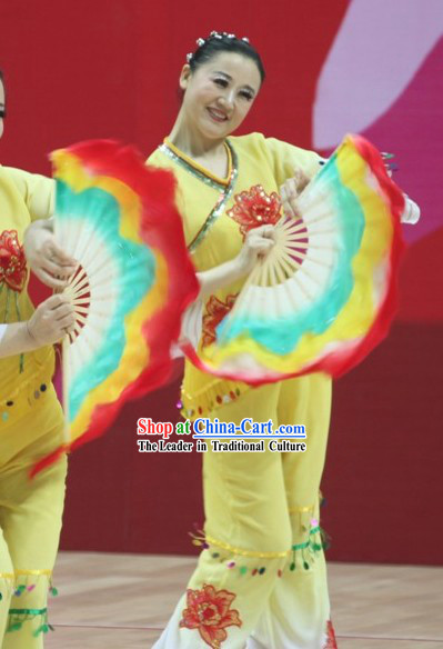 Traditional Plum Blossom Silk Dance Fan