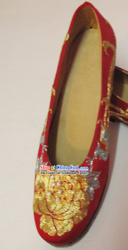 Chinese Traditional Handmade and Embroidered Bride Wedding Shoes