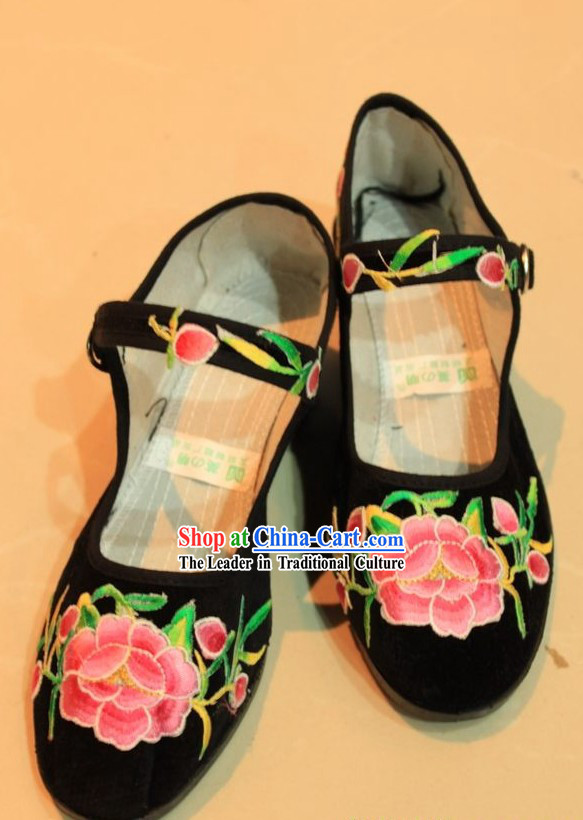 Traditional Chinese Ethnic Minority Embroidery Shoes