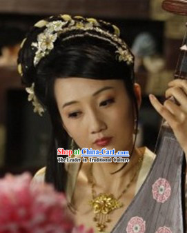 Tang Dynasty Beauty Hair Accessories and Necklace