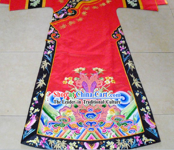 Traditional Chinese Red Embroidery Wedding Robe for Brides