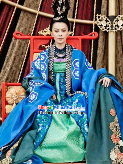 Ancient China Tang Dynasty Female Emperor Wu Zetian Clothing and Hair Accessories for Women