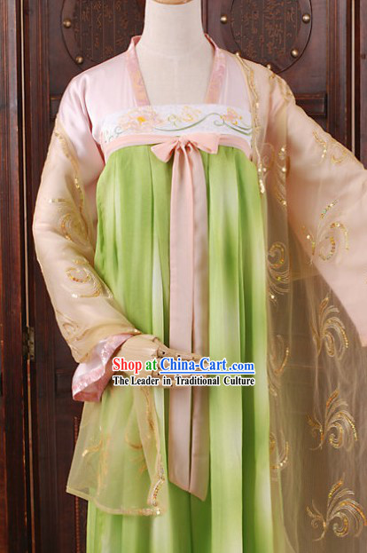 Traditional Chinese Tang Dynasty Clothing for Women