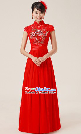 Traditional Chinese Wedding Red Lace Cheongsam Qipao and Hair Accessories for Brides