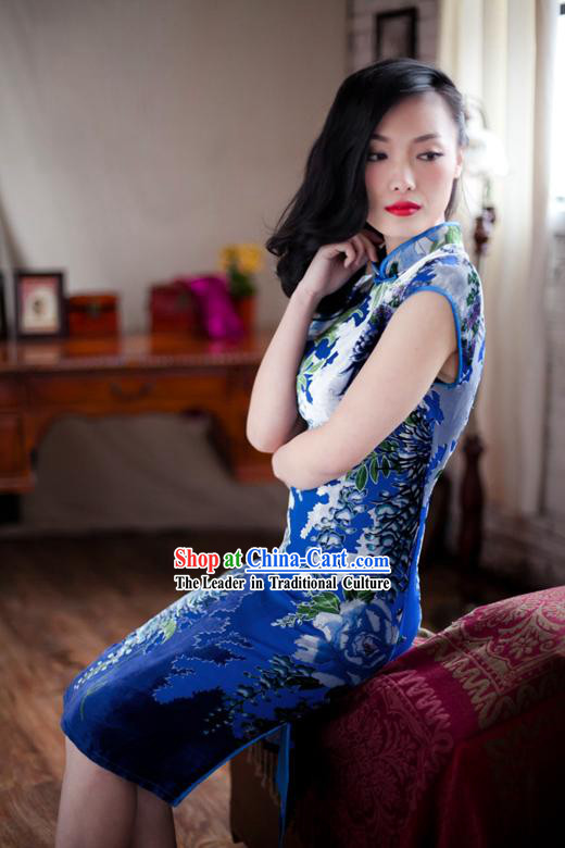 Traditional Chinese Blue Long Cheongsam Qipao