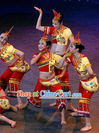 Chinese Yi People Dance Costumes and Hat