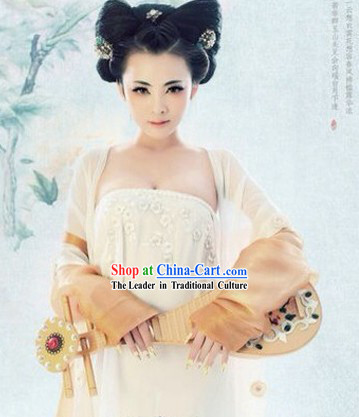 Ancient Chinese Tang Dynasty Beauty Dresses and Accessories for Women