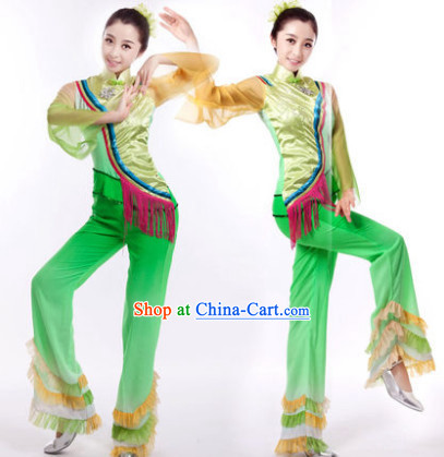 Traditional Chinese Yangge Group Dance Dresses and Hair Accessories