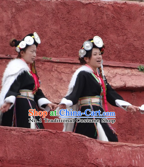 Yunnan Naxi Clothes and Ornaments