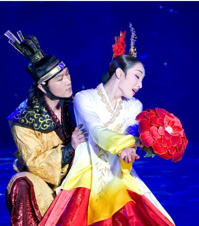 Korean Stage Dance Costumes and Headwear for Men and Women