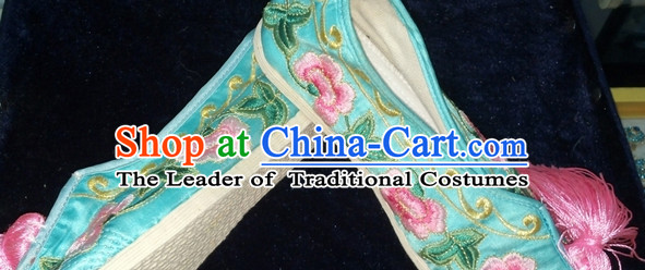 Chinese Traditional Embroidered Shoes