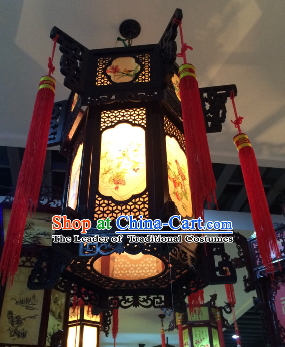 Traditional Chinese Classical Natural Wood and Carved Hanging Palace Lantern