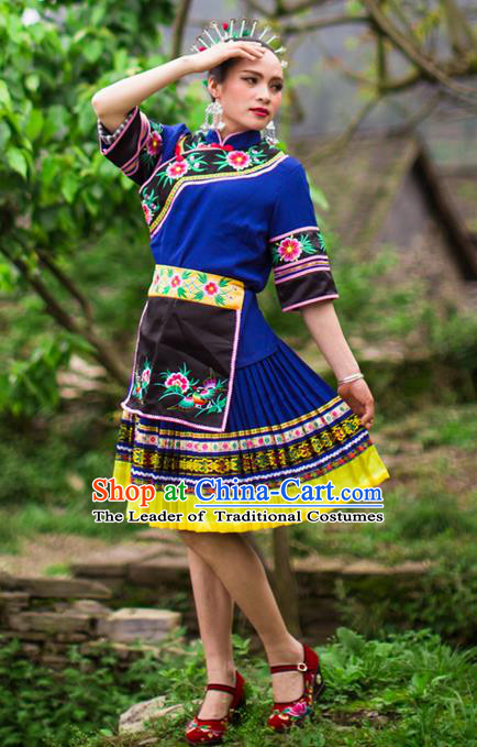 Traditional Chinese Tujia Nationality Dancing Costume, Tujiazu Female Folk Dance Ethnic Pleated Skirt, Chinese Tujia Minority Nationality Embroidery Costume for Women