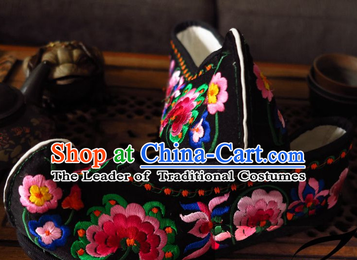 Chinese Handmade Embroidered Shoes Wedding Shoes Kung Fu Wushu Shoes Womens Shoes Opera Shoes Hanfu Shoes Dance Shoes