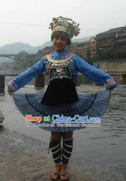 Traditional Chinese Miao Nationality Dancing Costume, Hmong Female Folk Dance Ethnic Pleated Skirt, Chinese Minority Nationality Embroidery Costume for Women