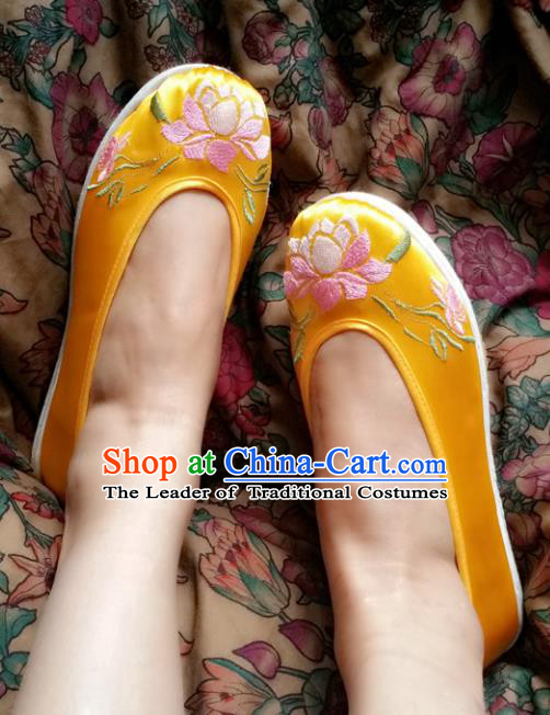 Asian Chinese Shoes Wedding Shoes Kung fu Shoes, Traditional China Opera Shoes Hanfu Shoes Embroidered Lotus Yellow Shoes