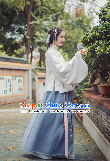 Asian China Ming Dynasty Palace Lady Embroidered Chrysanthemum Costume, Traditional Ancient Chinese Princess Elegant Hanfu Blouse and Skirt for Women