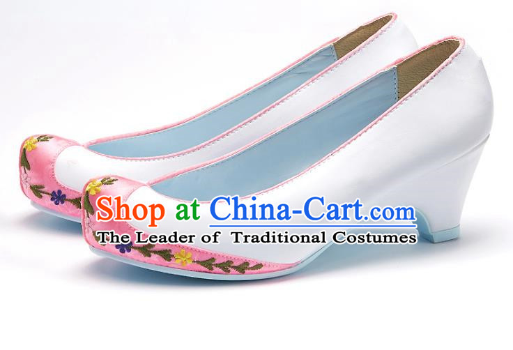 Traditional Korean National Wedding Pink Head Embroidered Shoes, Asian Korean Hanbok Bride Embroidery Satin High-heeled Shoes for Women