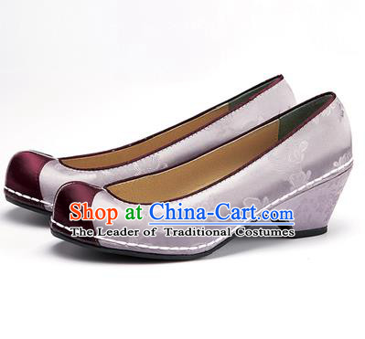 Traditional Korean National Wedding Embroidered Shoes, Asian Korean Hanbok Bride Embroidery Grey Satin Block Heels Shoes for Women