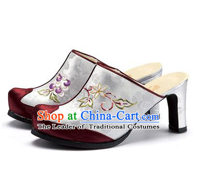 Traditional Korean National Wedding White Embroidered Shoes, Asian Korean Hanbok Bride High-heeled Shoes for Women
