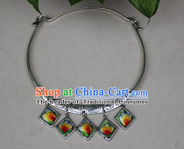 Traditional Chinese Miao Nationality Crafts, Hmong Handmade Miao Silver Embroidery Flowers Pendant, Miao Ethnic Minority Silver Necklace Accessories Pendant for Women