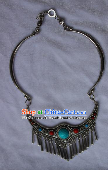 Traditional Chinese Miao Ethnic Minority Necklace, Hmong Handmade Sweater Chain Silver Pendant, Miao Ethnic Jewelry Accessories Collarbone Chain Necklace for Women