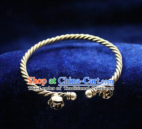 Traditional Chinese Miao Nationality Crafts Jewelry Accessory Bangle, Hmong Handmade Miao Silver Flowers Bracelet, Miao Ethnic Minority Silver Bracelet Accessories for Women