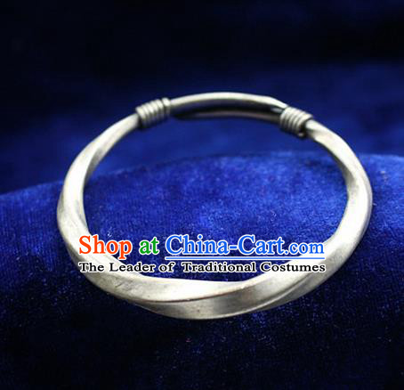 Traditional Chinese Miao Nationality Crafts Jewelry Accessory Bangle, Hmong Handmade Miao Silver Classical Bracelet, Miao Ethnic Minority Silver Bracelet Accessories for Women