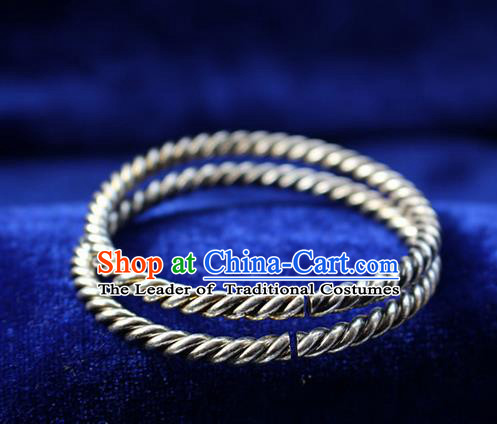 Traditional Chinese Miao Nationality Crafts Jewelry Accessory Bangle, Hmong Handmade Miao Silver Classical Bracelet, Miao Ethnic Minority Silver Bracelet Accessories for Women