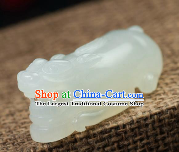 Chinese Traditional Jewelry Accessories Carving Jade Pi Xiu Handmade Jadeite Pendant