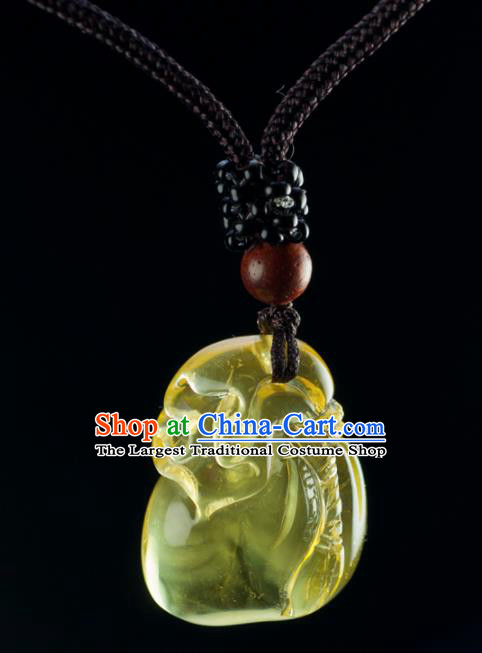 Chinese Traditional Jewelry Accessories Ancient Hanfu Carving Chrysophoron Beeswax Necklace for Women