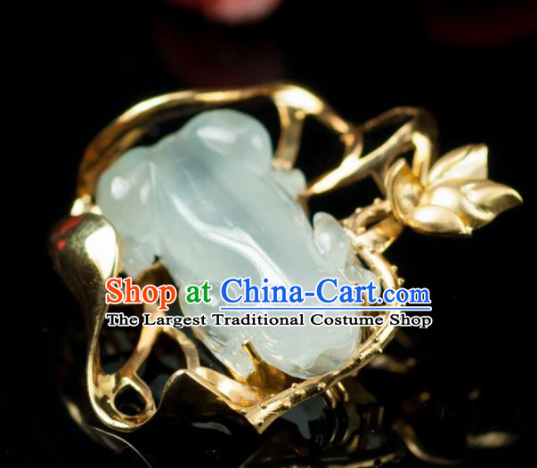 Chinese Traditional Jade Jewelry Accessories Ancient Hanfu Jadeite Frog Brooch for Women