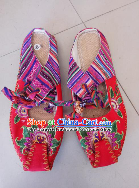 Chinese Traditional Handmade Embroidered Shoes Red Cloth Slippers for Women