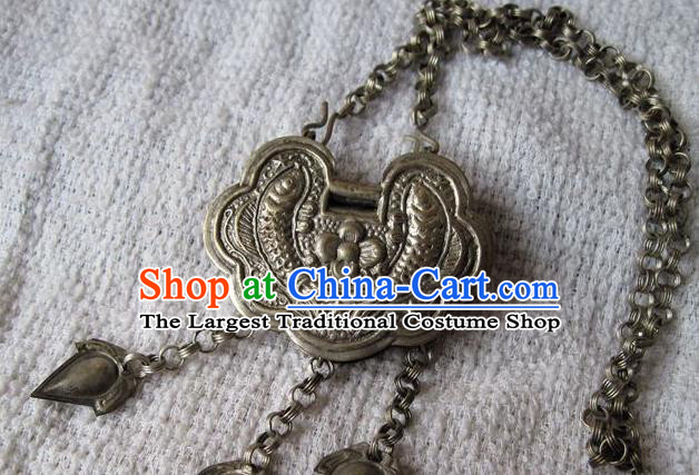 Chinese Traditional National Accessories Ethnic Carving Necklet for Women