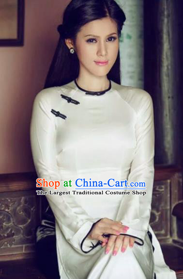 Vietnam Traditional Female Costume Vietnamese Bride White Silk Ao Dai Qipao Dress Cheongsam for Women