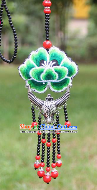 Chinese Traditional Accessories Yunnan Minority Embroidered Green Peony Sliver Ox Horn Necklace for Women