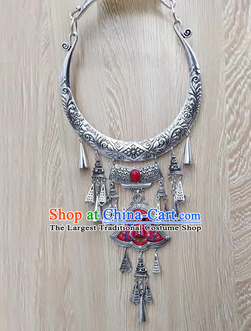 Chinese Traditional Minority Embroidered Red Carving Necklace Ethnic Folk Dance Accessories for Women