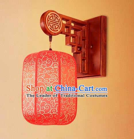 Traditional China Ancient Wood Lanterns Handmade Red Lantern Ancient Wall Lamp