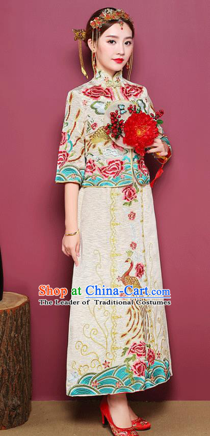 Chinese Ancient Wedding Costume Bride White Toast Clothing, China Traditional Delicate Embroidered Peony Dress Xiuhe Suits for Women