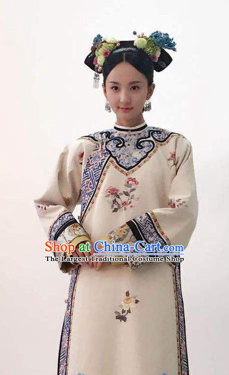 Ancient Chinese Qing Dynasty Las Meninas Drama Story of Yanxi Palace Embroidered Costumes and Headpiece for Women