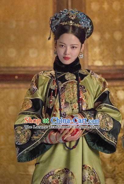 Ancient Chinese Qing Dynasty Manchu Imperial Concubine Embroidered Costumes and Headpiece for Women
