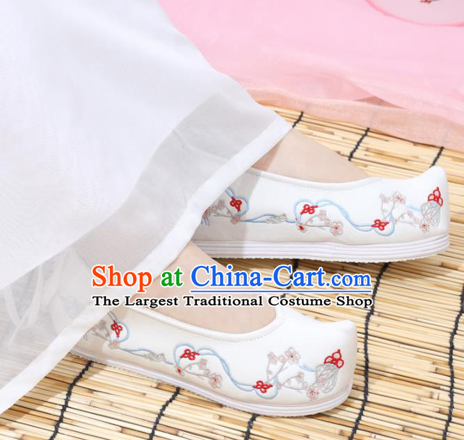 Traditional Chinese National White Embroidered Plum Shoes Ancient Princess Shoes Handmade Hanfu Shoes for Women