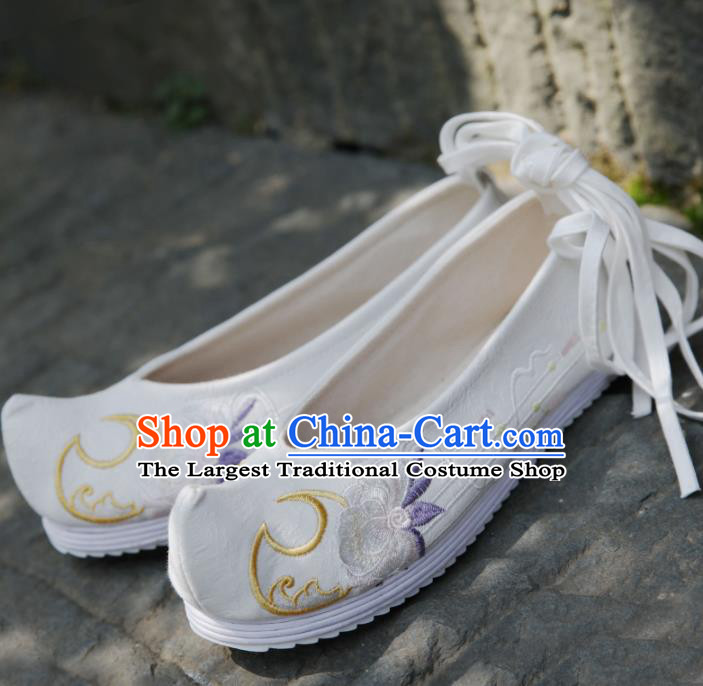 Traditional Chinese National Embroidered White Shoes Ancient Princess Cloth Shoes Handmade Hanfu Shoes for Women