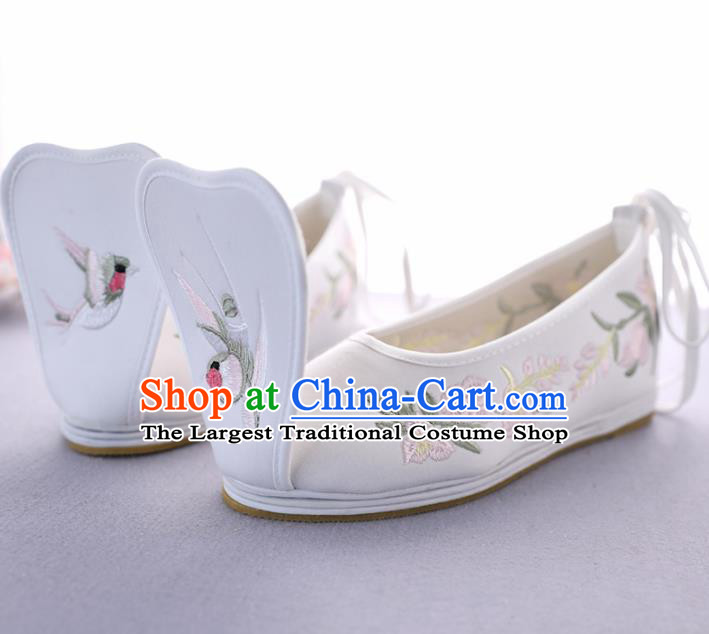 Traditional Chinese Ancient Princess Embroidered White Shoes Cloth Shoes Handmade Hanfu Shoes for Women