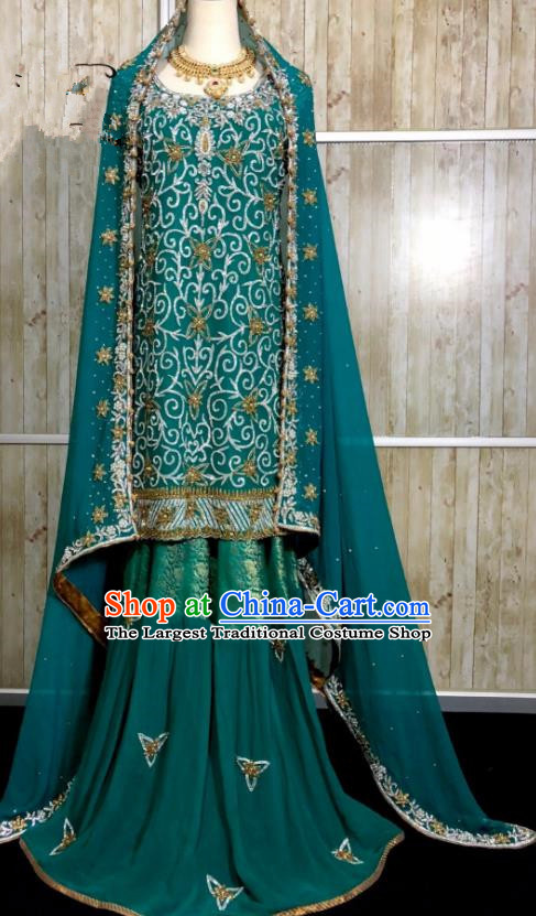 South Asia  Indian Bride Peacock Green Costumes Traditional   India Hui Nationality Wedding Luxury Embroidered Dress for Women