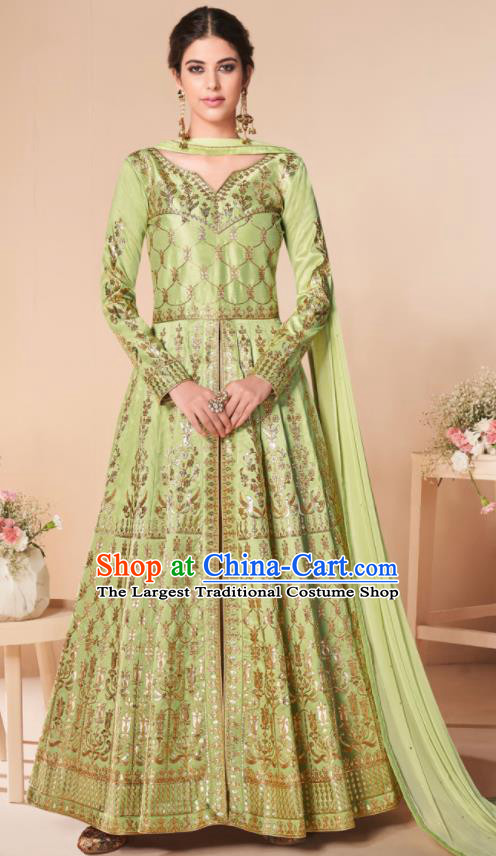 Asian Indian Lehenga Embroidered Light Green Silk Blened Dress India Traditional Bollywood Court Costumes for Women