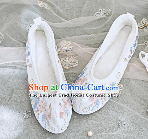 Traditional Chinese National Winter Shoes White Embroidered Shoes Hanfu Shoes for Women