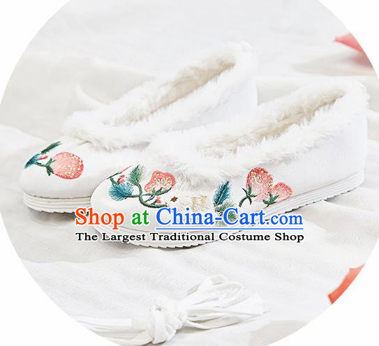 Traditional Chinese National Winter White Shoes Embroidered Shoes Hanfu Shoes for Women